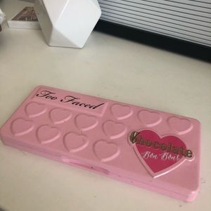 Too faced pallet